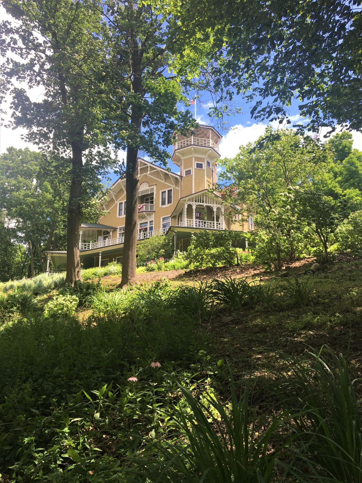 Black Point Hillside View, Approaching From Geneva Lake